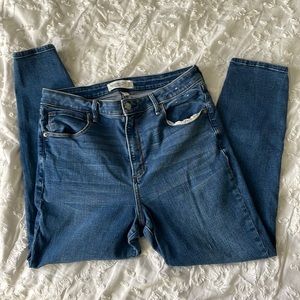 Curve Love Abercrombie & Fitch High rise ankle jeans.